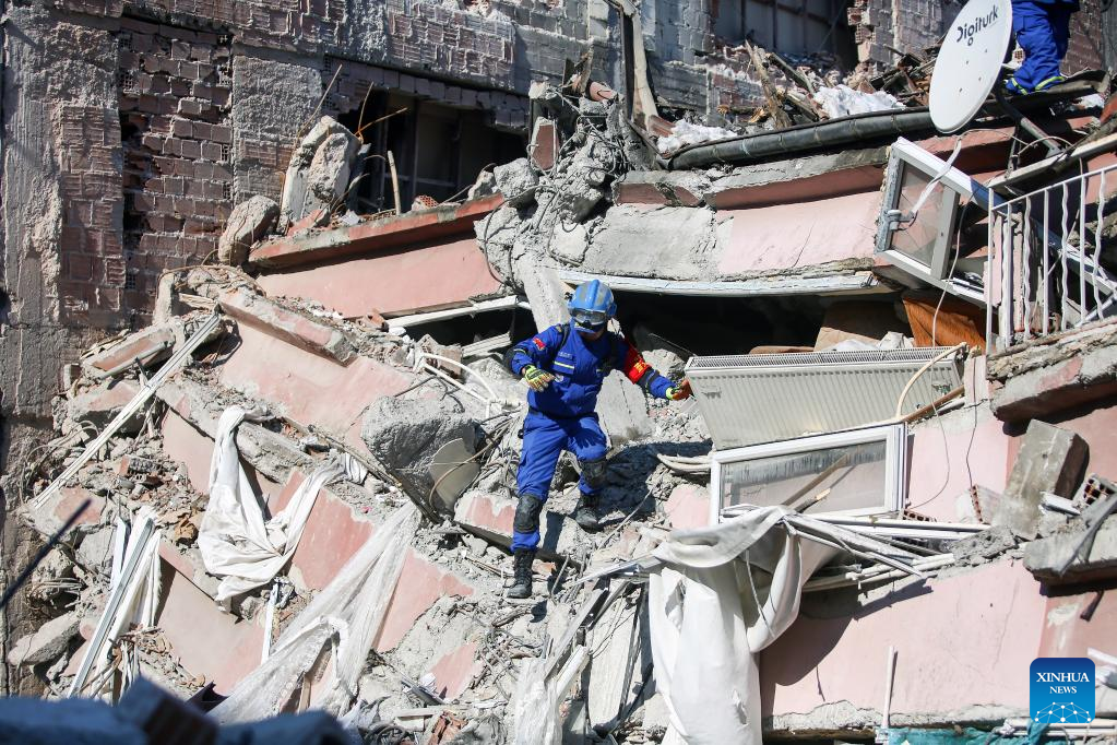 China rushes rescue teams to quake-hit Türkiye, Syria