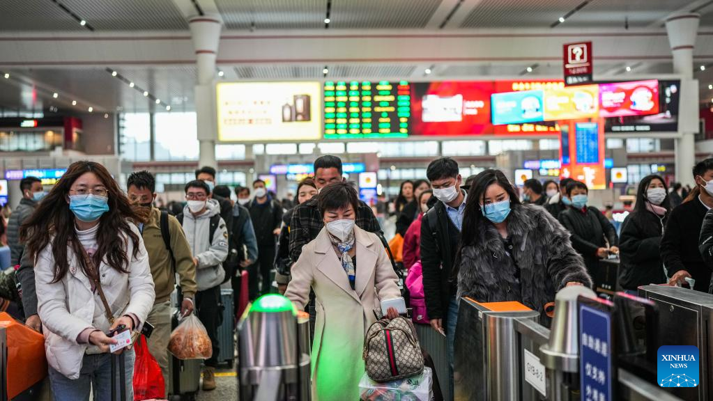 China's Spring Festival travel rush ends with recovering transport figures