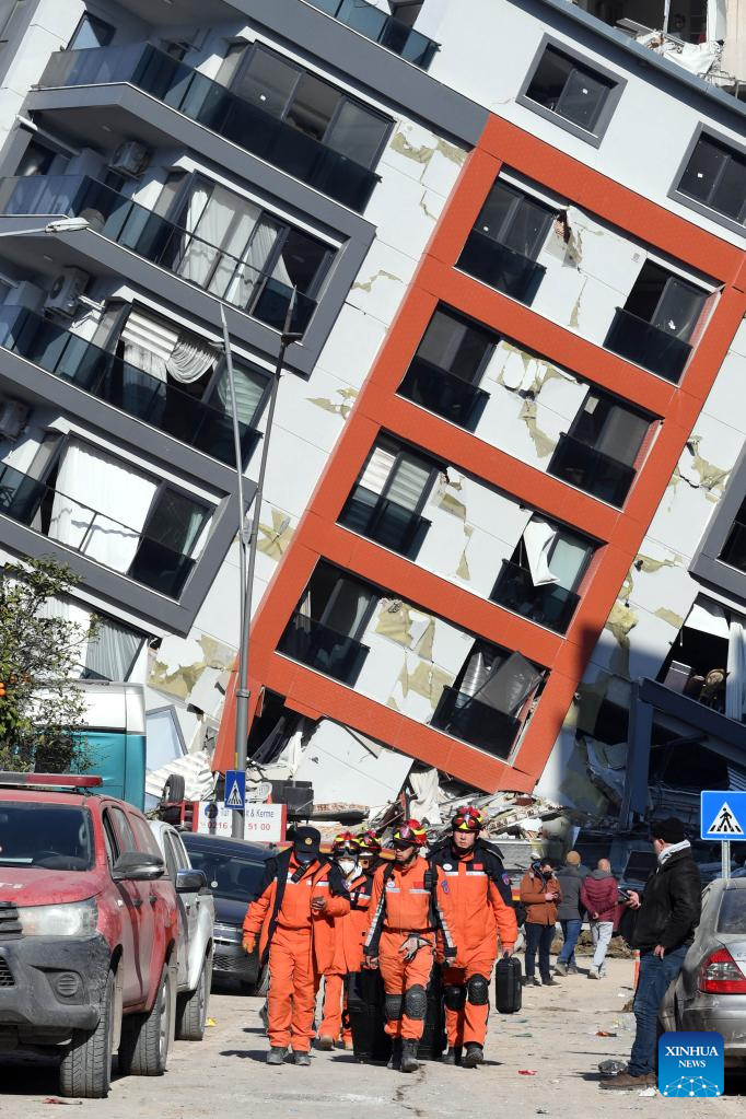 Chinese team helps rescue 4th quake survivor in Türkiye