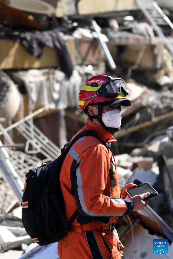 Chinese team helps rescue 4th quake survivor in Türkiye