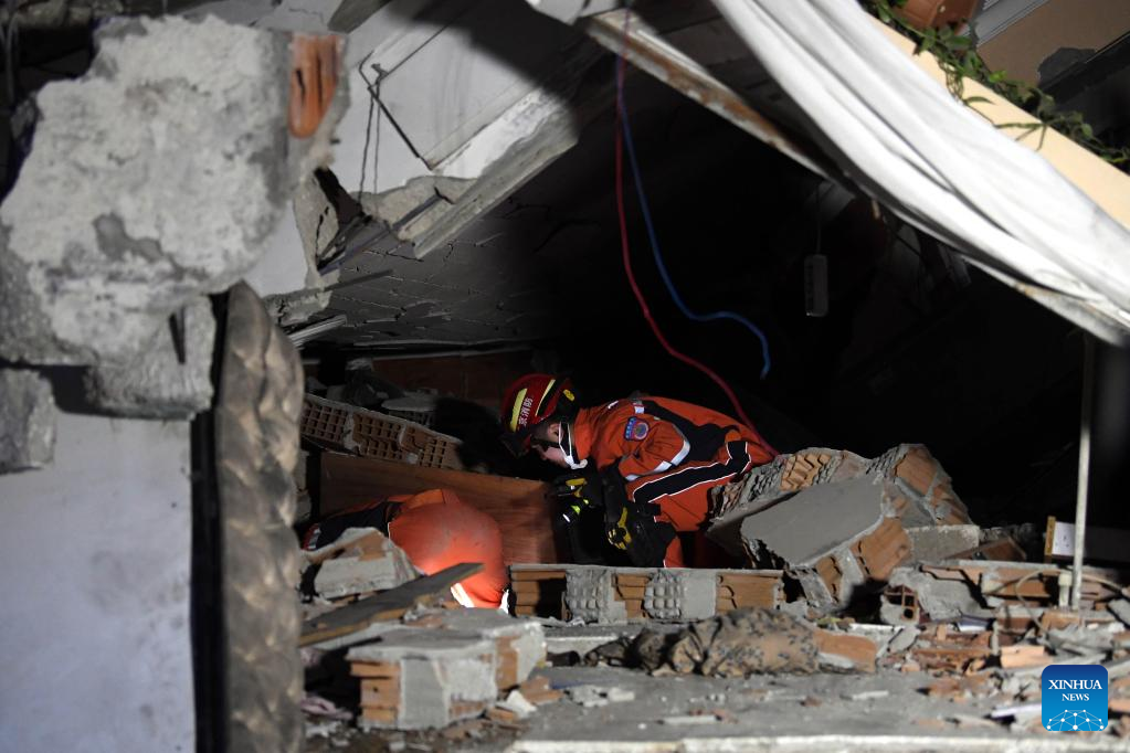 Chinese team helps rescue 4th quake survivor in Türkiye