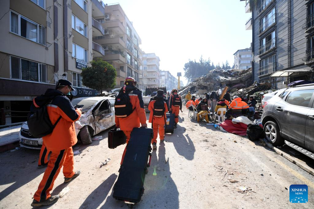Chinese team helps rescue 4th quake survivor in Türkiye