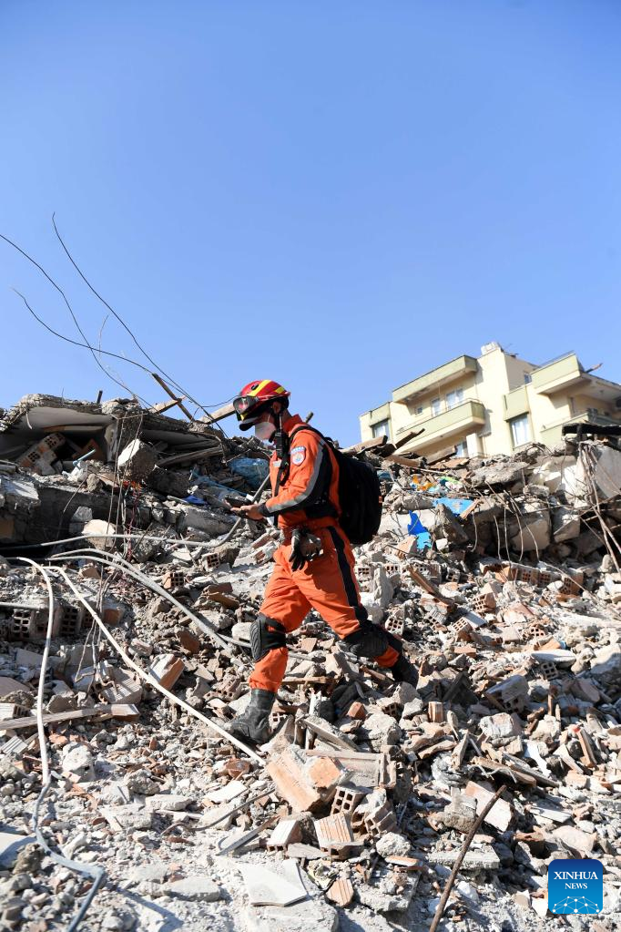 Chinese team helps rescue 4th quake survivor in Türkiye