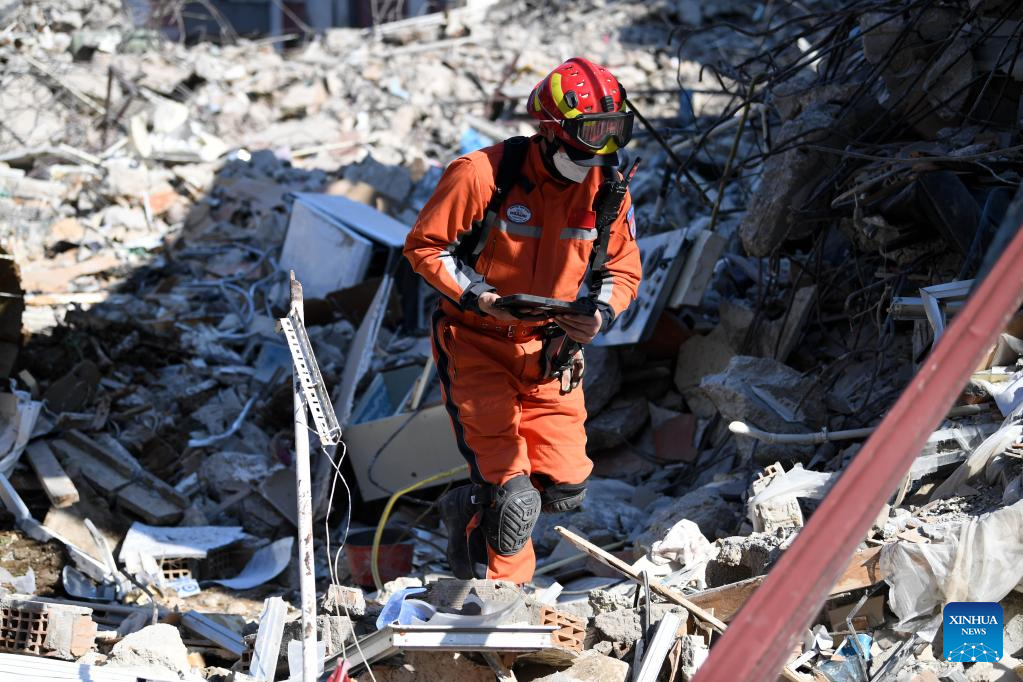 Chinese team helps rescue 4th quake survivor in Türkiye
