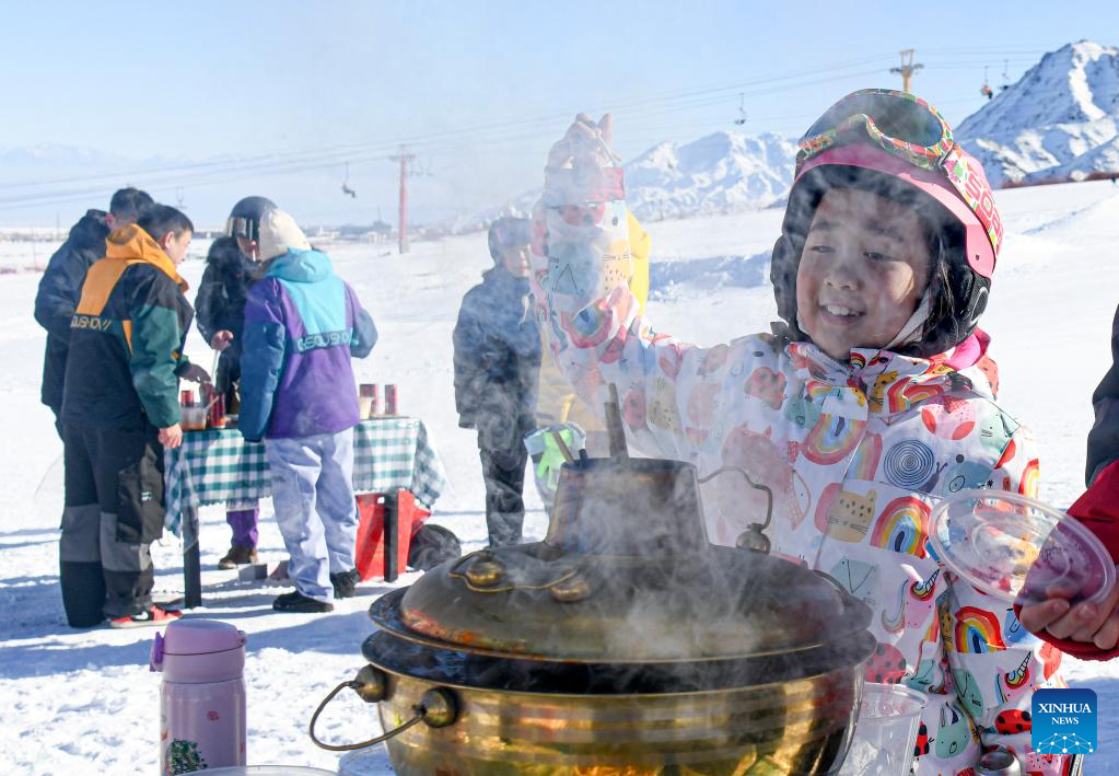 Xinjiang becomes one of China's most popular winter tourism destinations