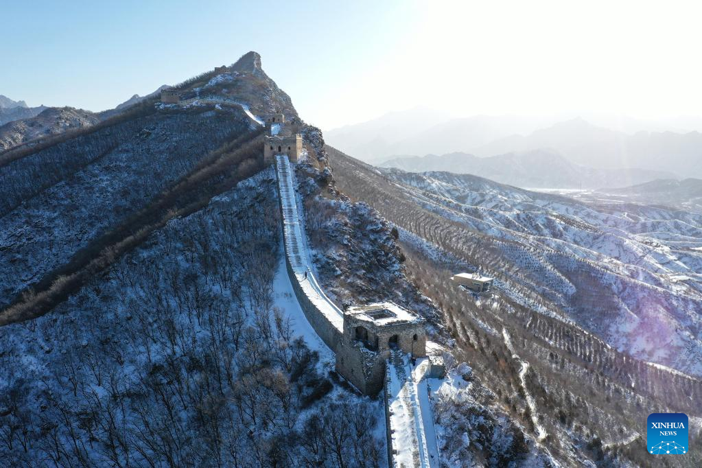 Snow scenery of Simatai section of Great Wall in Beijing