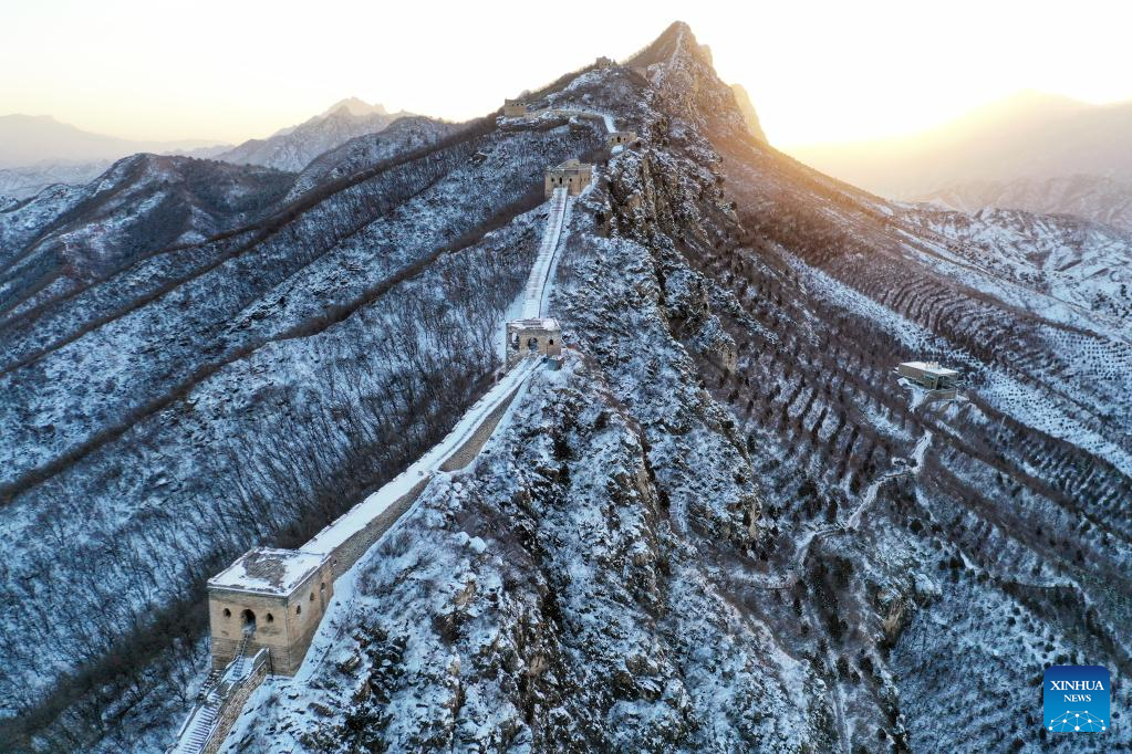 Snow scenery of Simatai section of Great Wall in Beijing