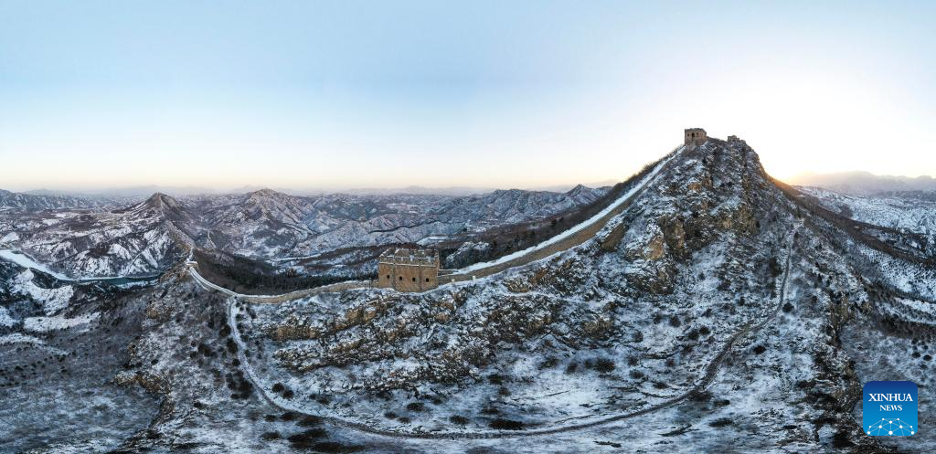 Snow scenery of Simatai section of Great Wall in Beijing
