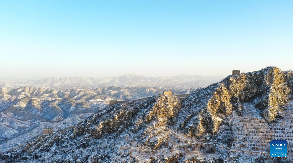 Snow scenery of Simatai section of Great Wall in Beijing