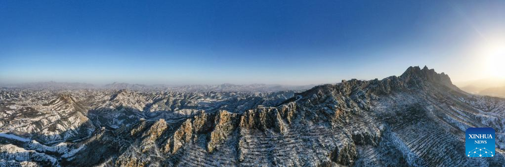 Snow scenery of Simatai section of Great Wall in Beijing