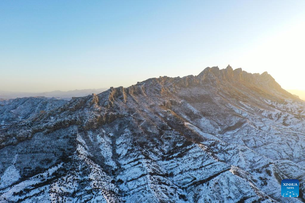 Snow scenery of Simatai section of Great Wall in Beijing