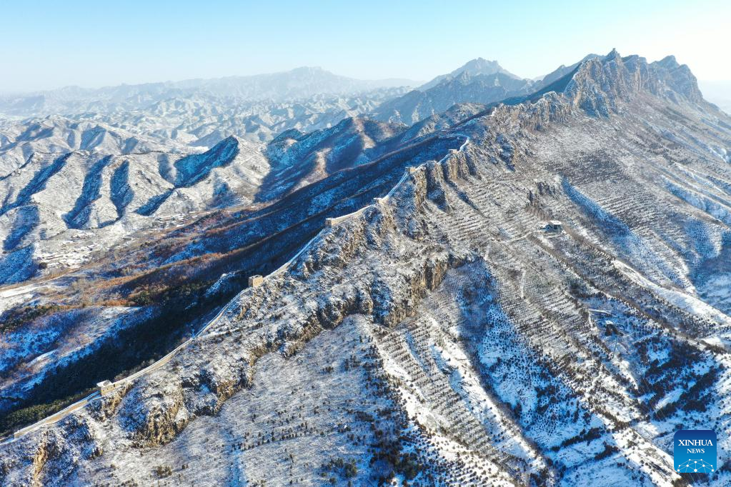 Snow scenery of Simatai section of Great Wall in Beijing