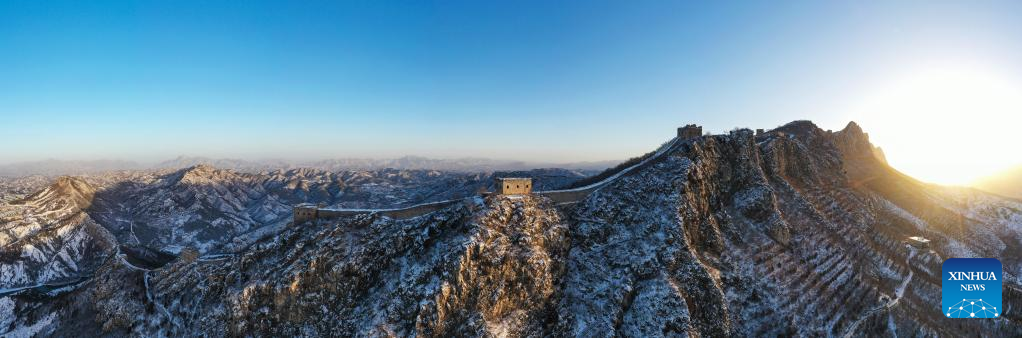 Snow scenery of Simatai section of Great Wall in Beijing