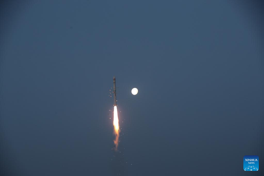 China successfully launches Tianhui-6 twin satellites