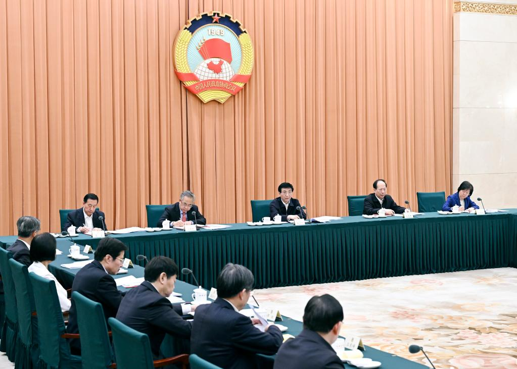 China's top political advisory body holds standing committee meeting