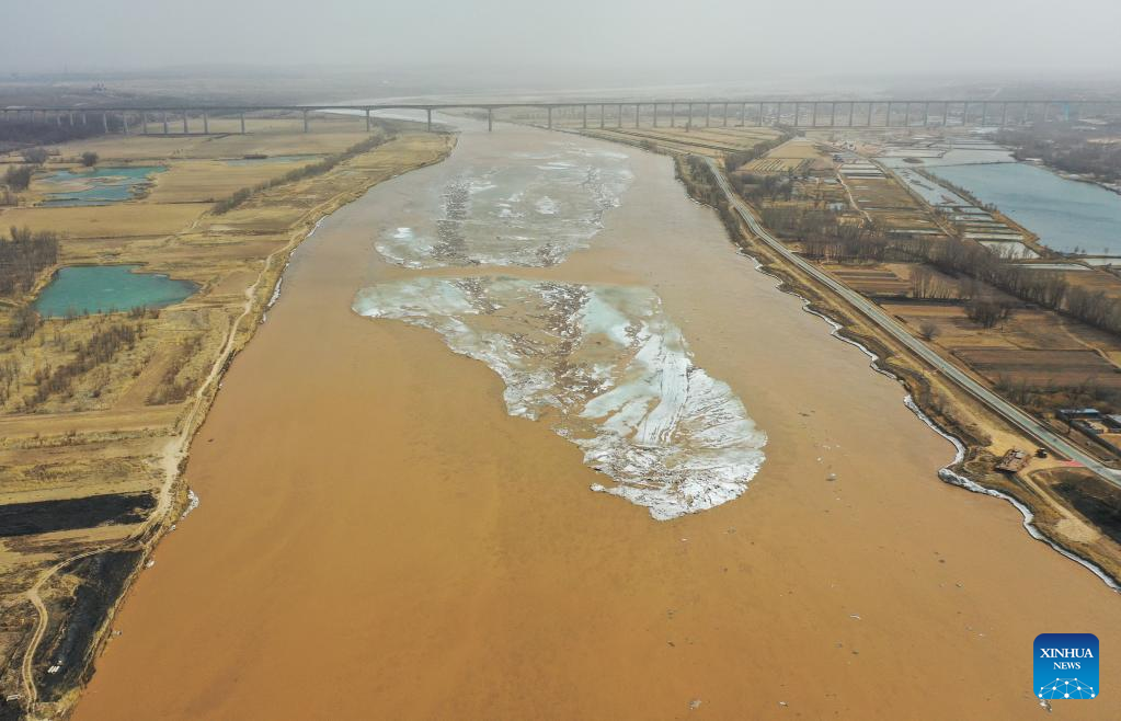 Scenery along section of Yellow River in Hohhot, N China