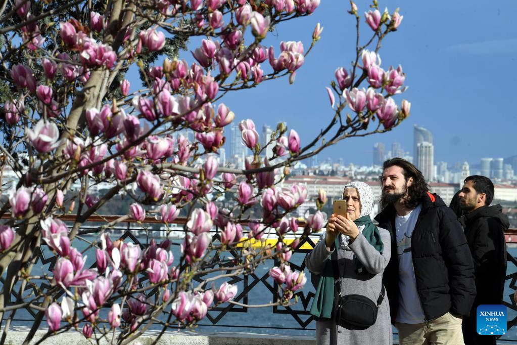People enjoy spring in Istanbul, Türkiye