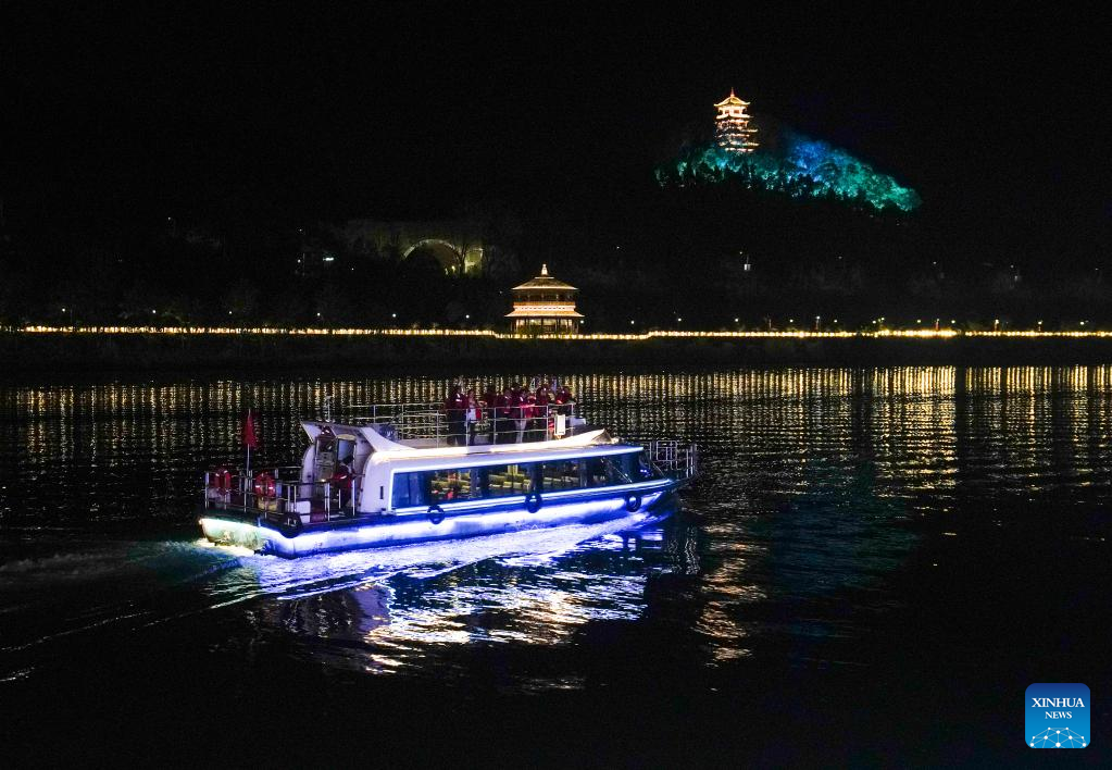 Night performances launched to boost cultural tourism in Langzhong, SW China
