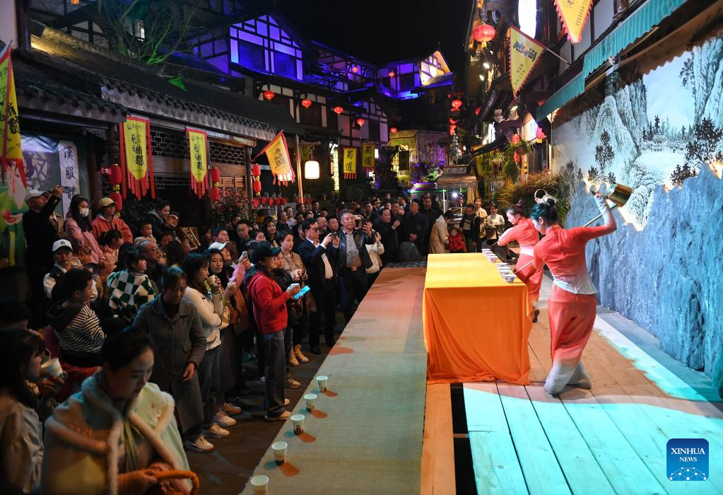 Night performances launched to boost cultural tourism in Langzhong, SW China