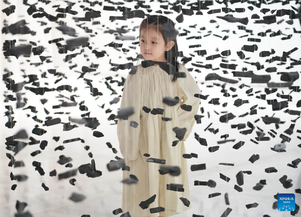 Contemporary art exhibition kicks off in Beijing