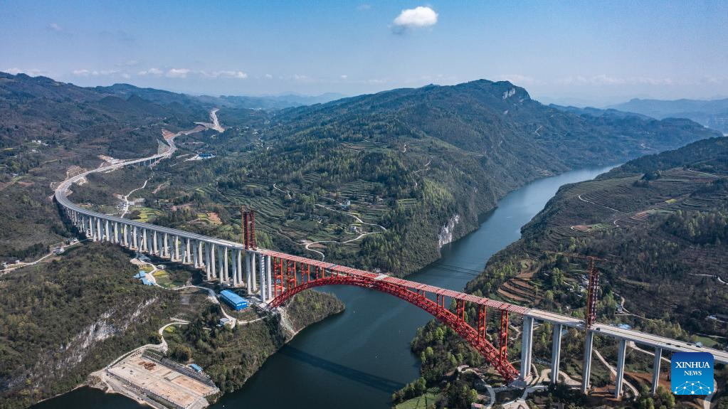 Main body of Wujiang Bridge completed in SW China