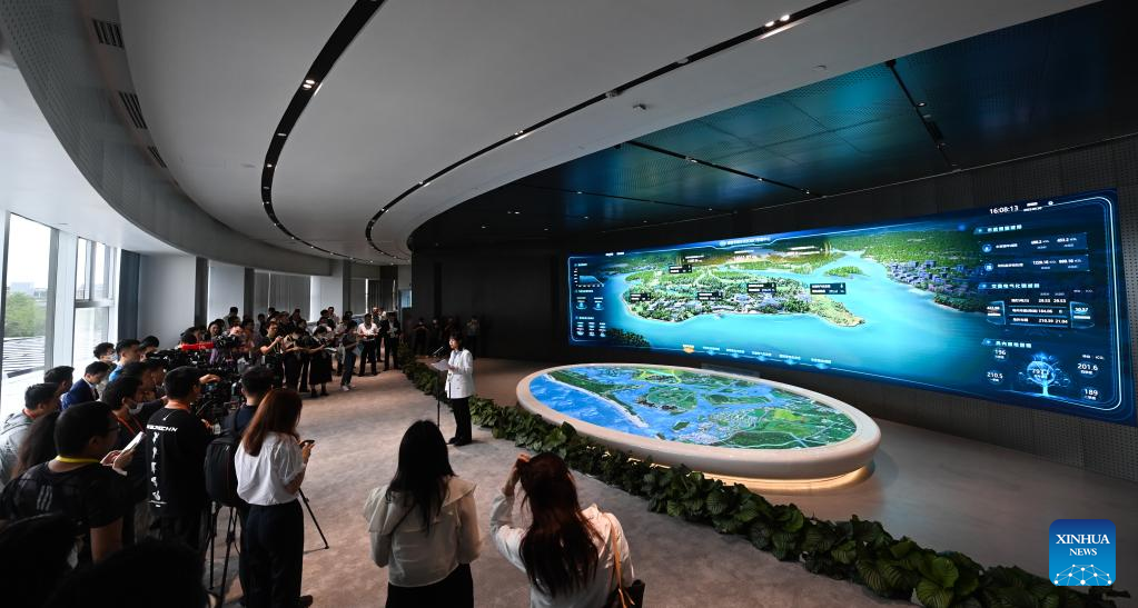 Green development and new energy draw much attention during Boao Forum