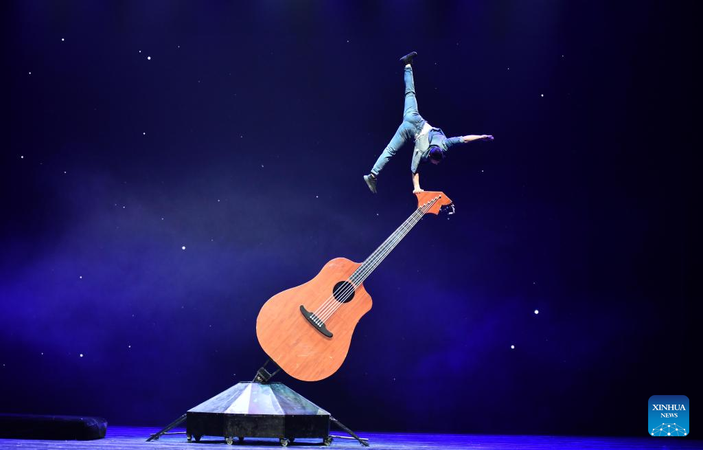 In pics: gala show of 11th China Acrobatic Exhibition in east China
