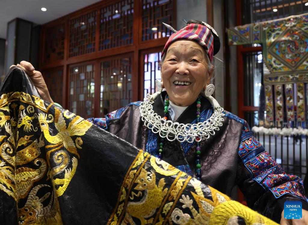 Across China: Traditional embroidery promotes 