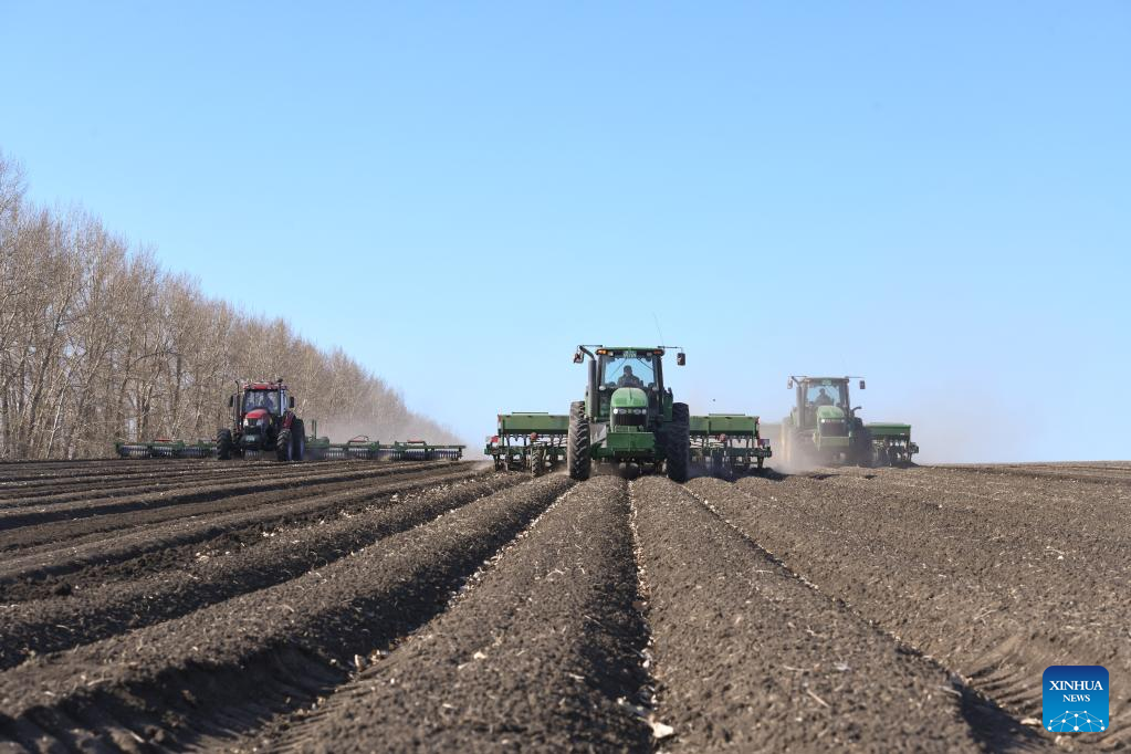 Spring ploughing underway in China's Heilongjiang