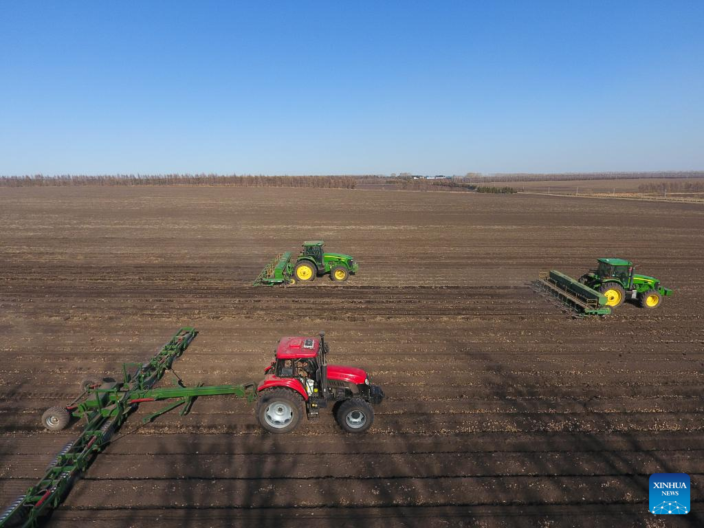 Spring ploughing underway in China's Heilongjiang