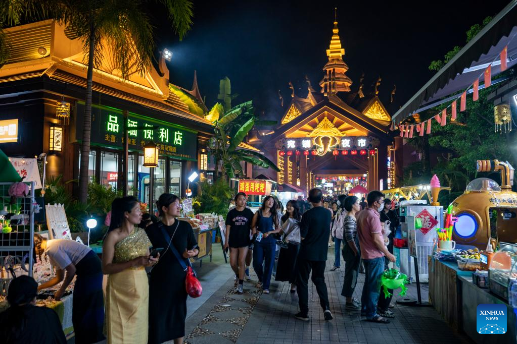 Ancient town boosts local cultural tourism in Mangshi City, SW China