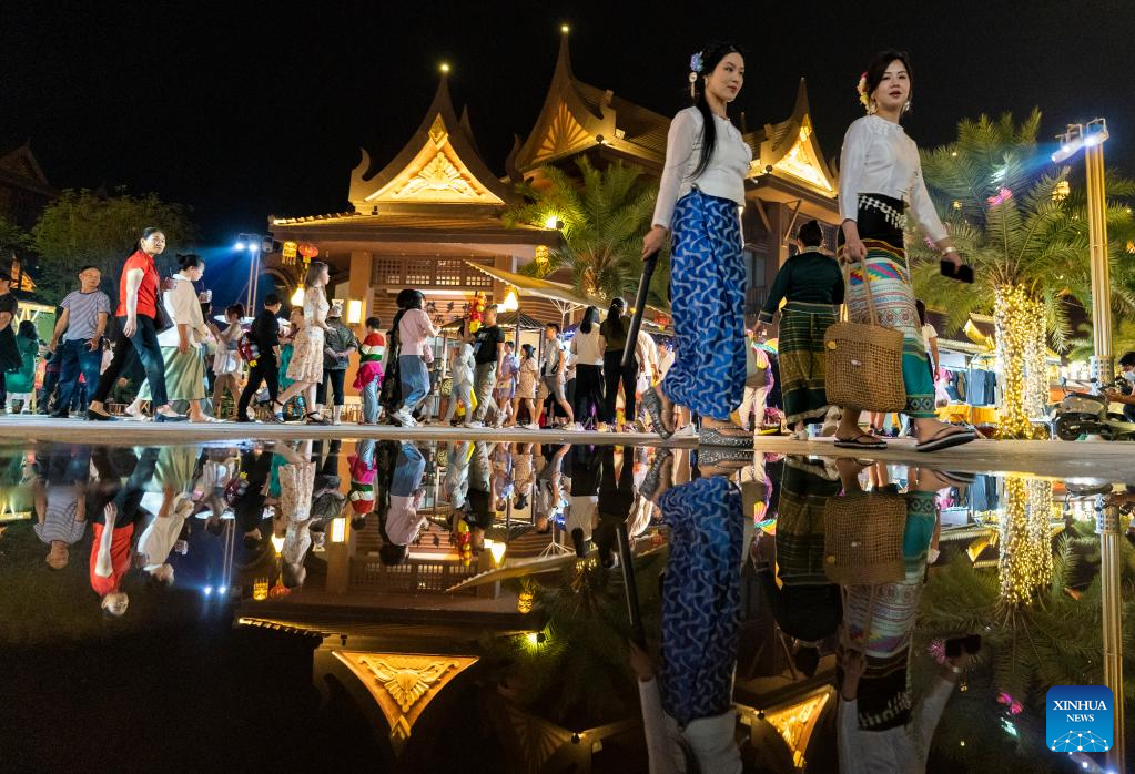 Ancient town boosts local cultural tourism in Mangshi City, SW China