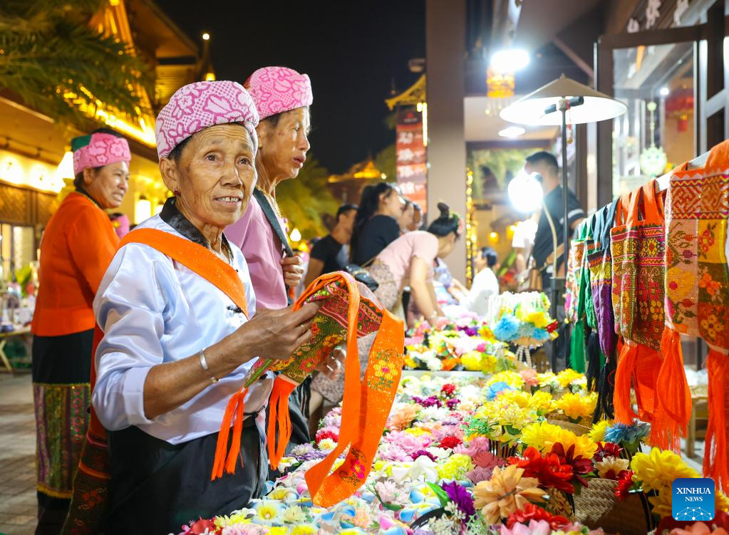 Ancient town boosts local cultural tourism in Mangshi City, SW China
