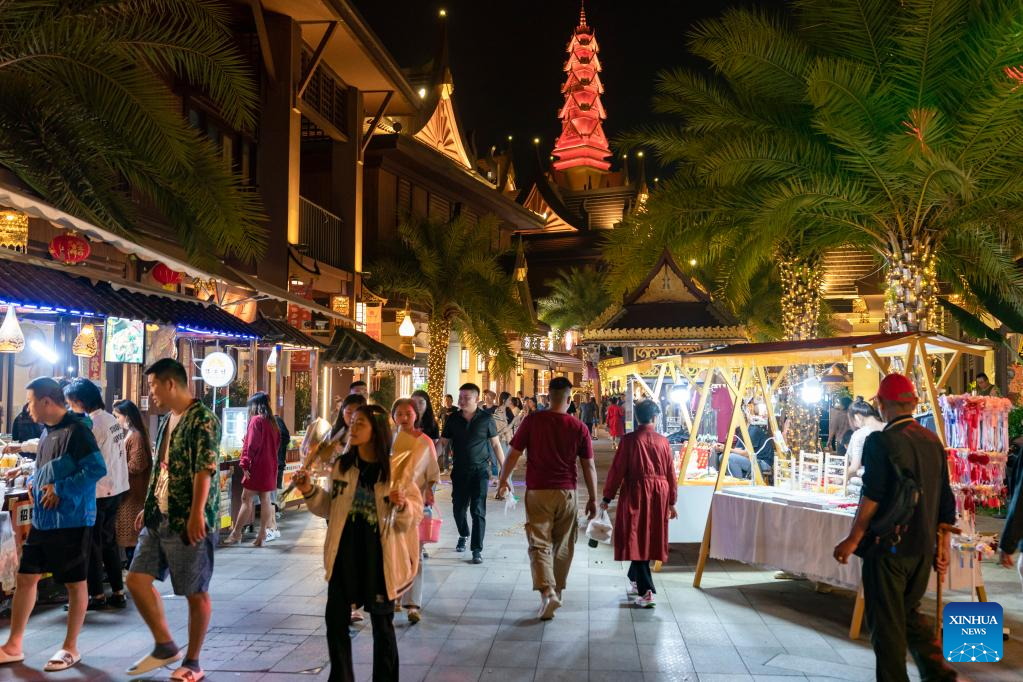 Ancient town boosts local cultural tourism in Mangshi City, SW China