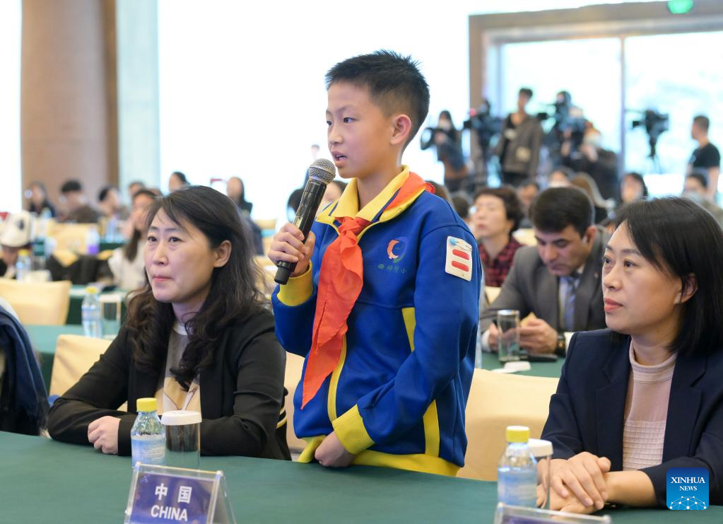 Chinese astronauts interact with youths from SCO countries