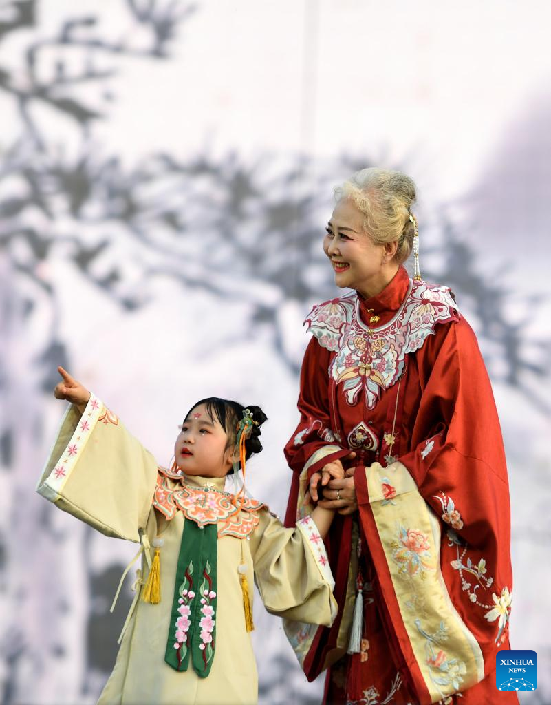 In pics: performance at Great Tang All Day Mall in Xi'an