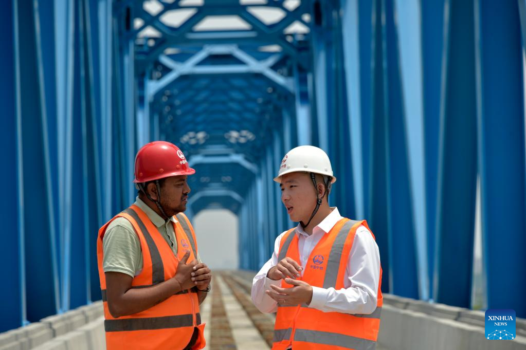 Feature: Chinese youths devoted to BRI projects in Bangladesh