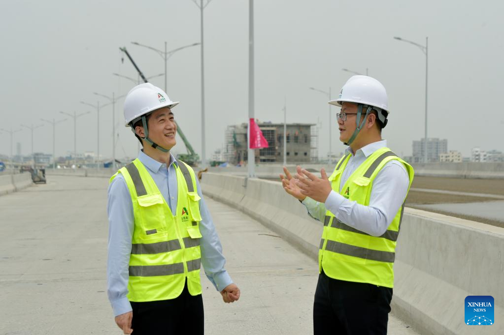 Feature: Chinese youths devoted to BRI projects in Bangladesh