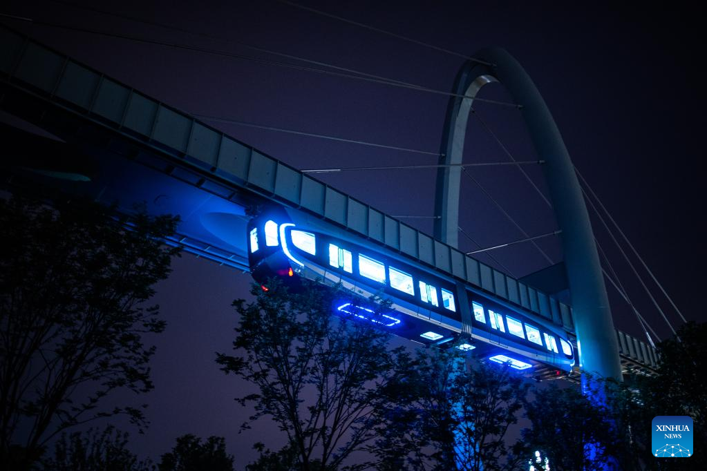 Suspension monorail line undergoes running test in Wuhan, C China