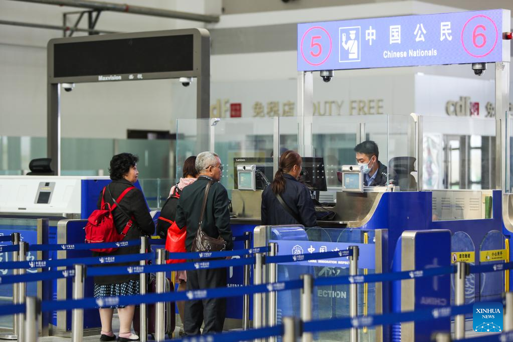 Land pass in Xinjiang witnesses robust increase of rail, highway freight volume
