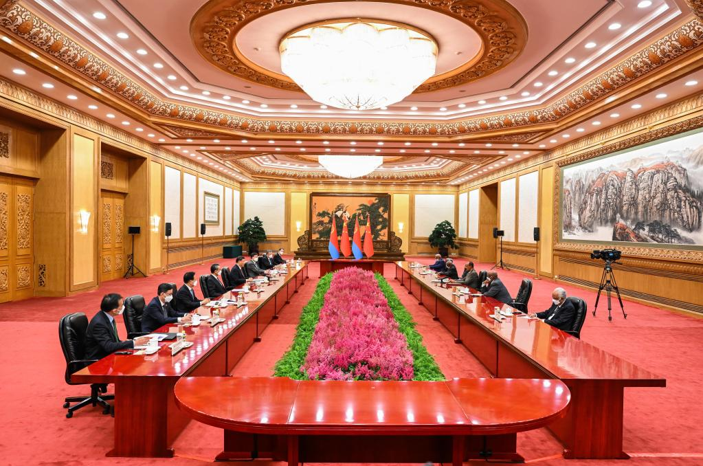 Xi holds talks with Eritrean president