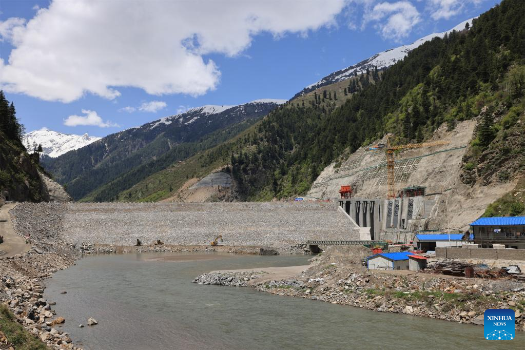 CPEC hydropower project achieves dam capping in Pakistan