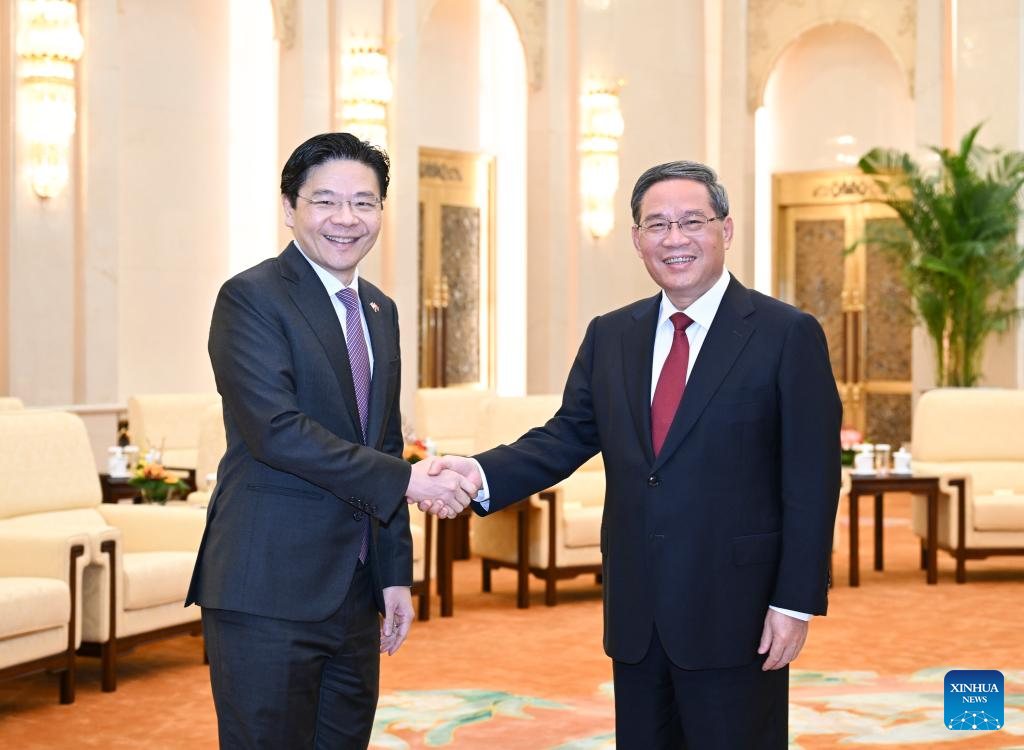 China ready to share development opportunities with Singapore: premier
