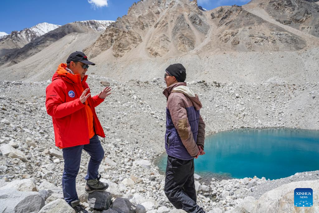 China Focus: China launches scientific expedition to Mt. Qomolangma