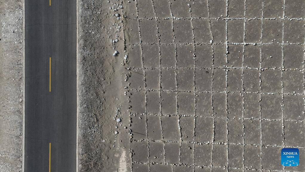 Stone grids built to protect winter pasture from damage in Tibet ...