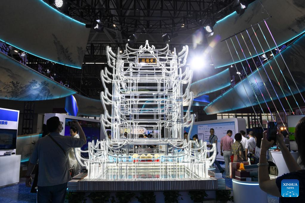 Int'l cultural industries fair opens in Shenzhen