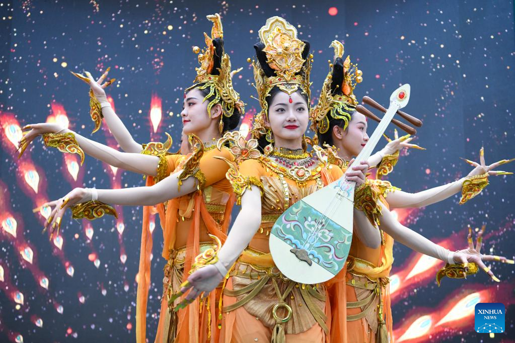 Int'l cultural industries fair opens in Shenzhen