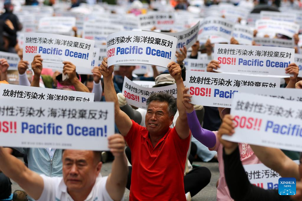 S. Korean fishermen clamor against Japan's radioactive wastewater discharge