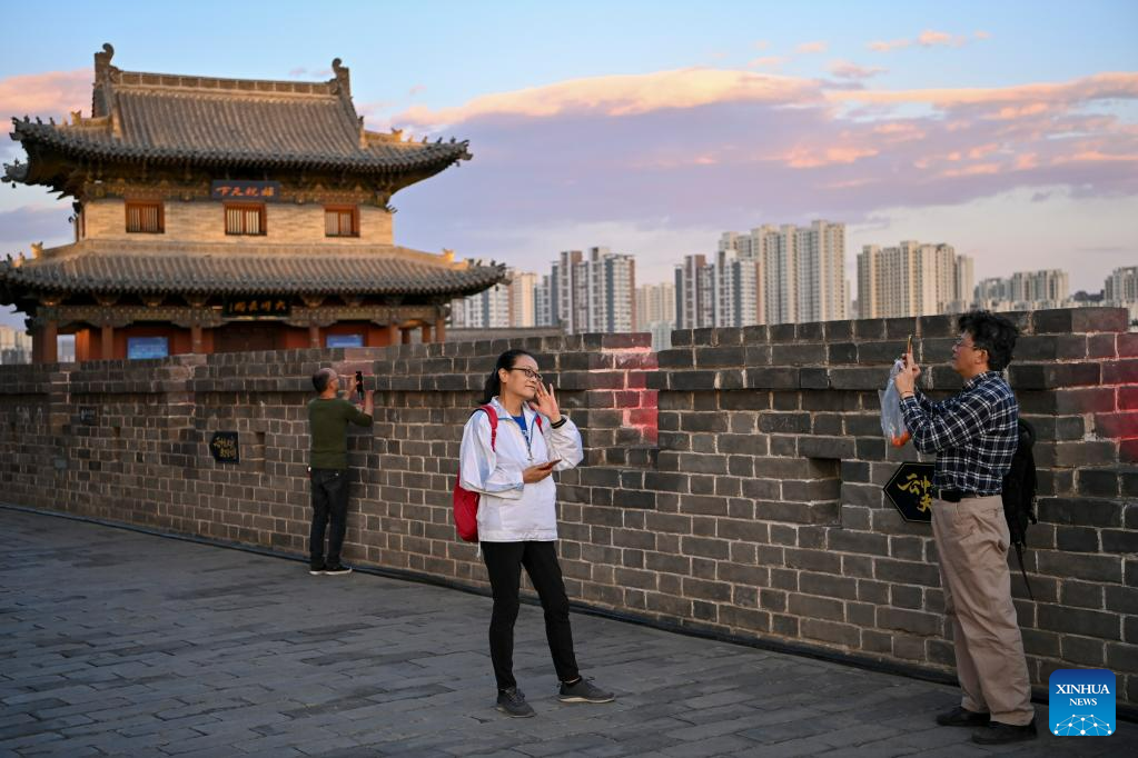 Datong develops tourism combining rich cultural heritages and well-known attractions