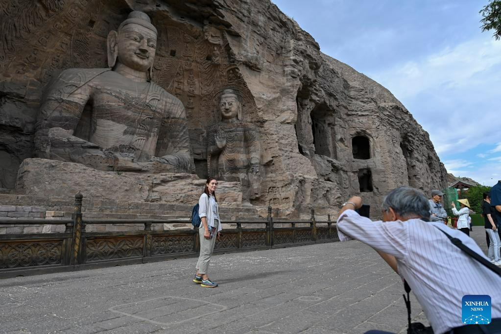 Datong develops tourism combining rich cultural heritages and well-known attractions